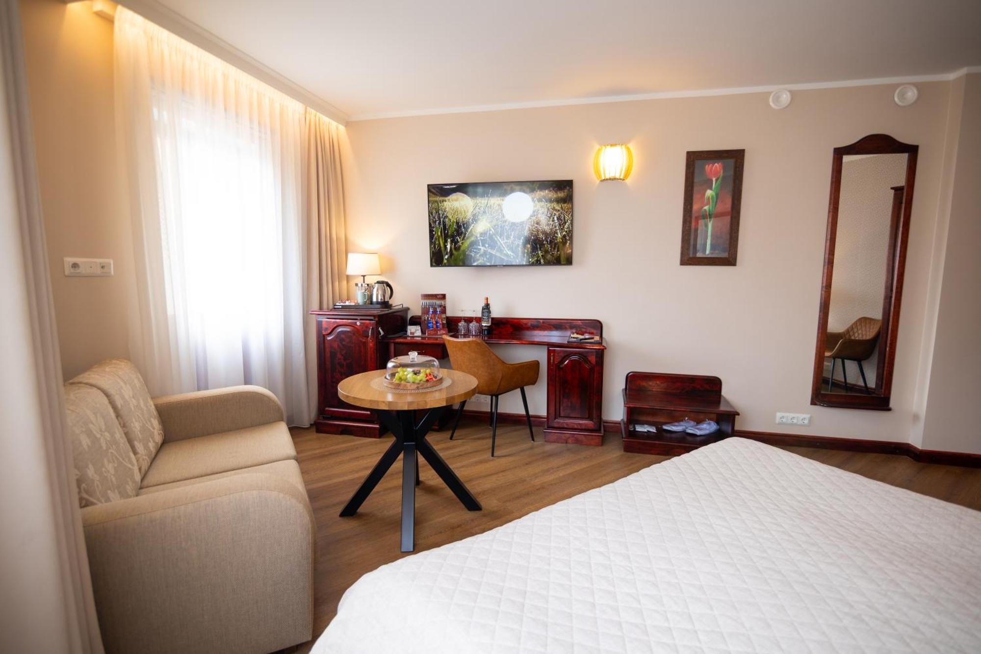 Hotel Legend Parnu Luaran gambar