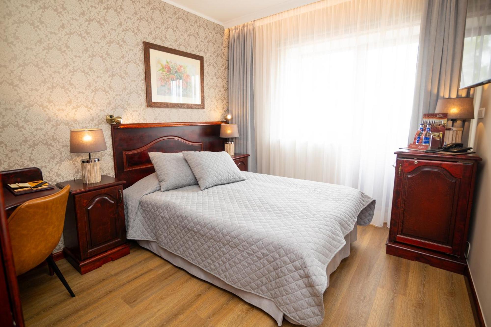Hotel Legend Parnu Luaran gambar