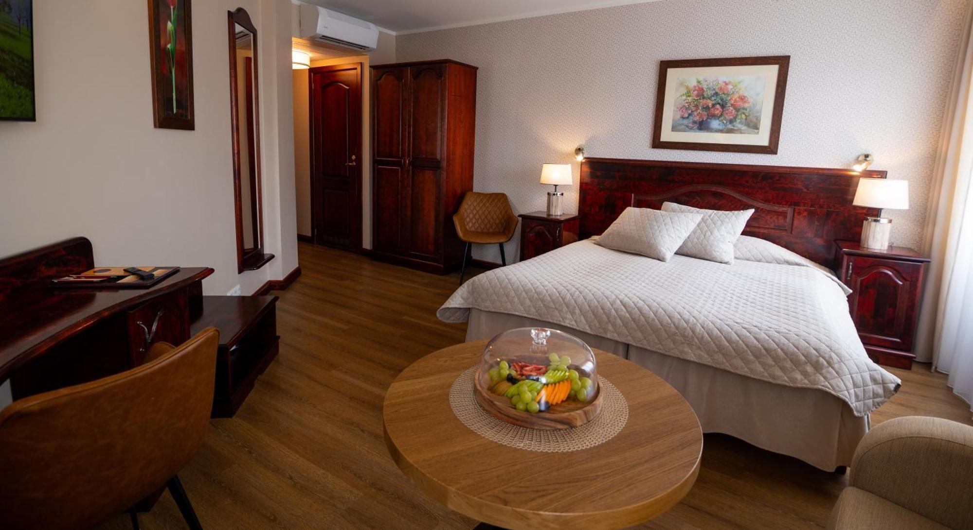 Hotel Legend Parnu Luaran gambar