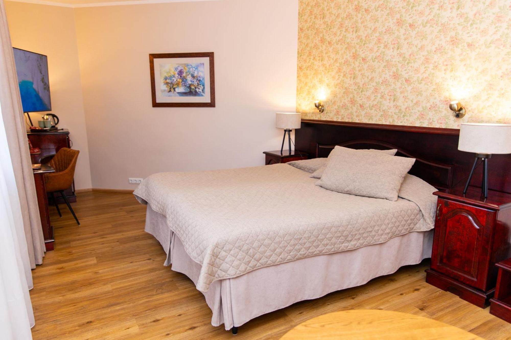 Hotel Legend Parnu Luaran gambar