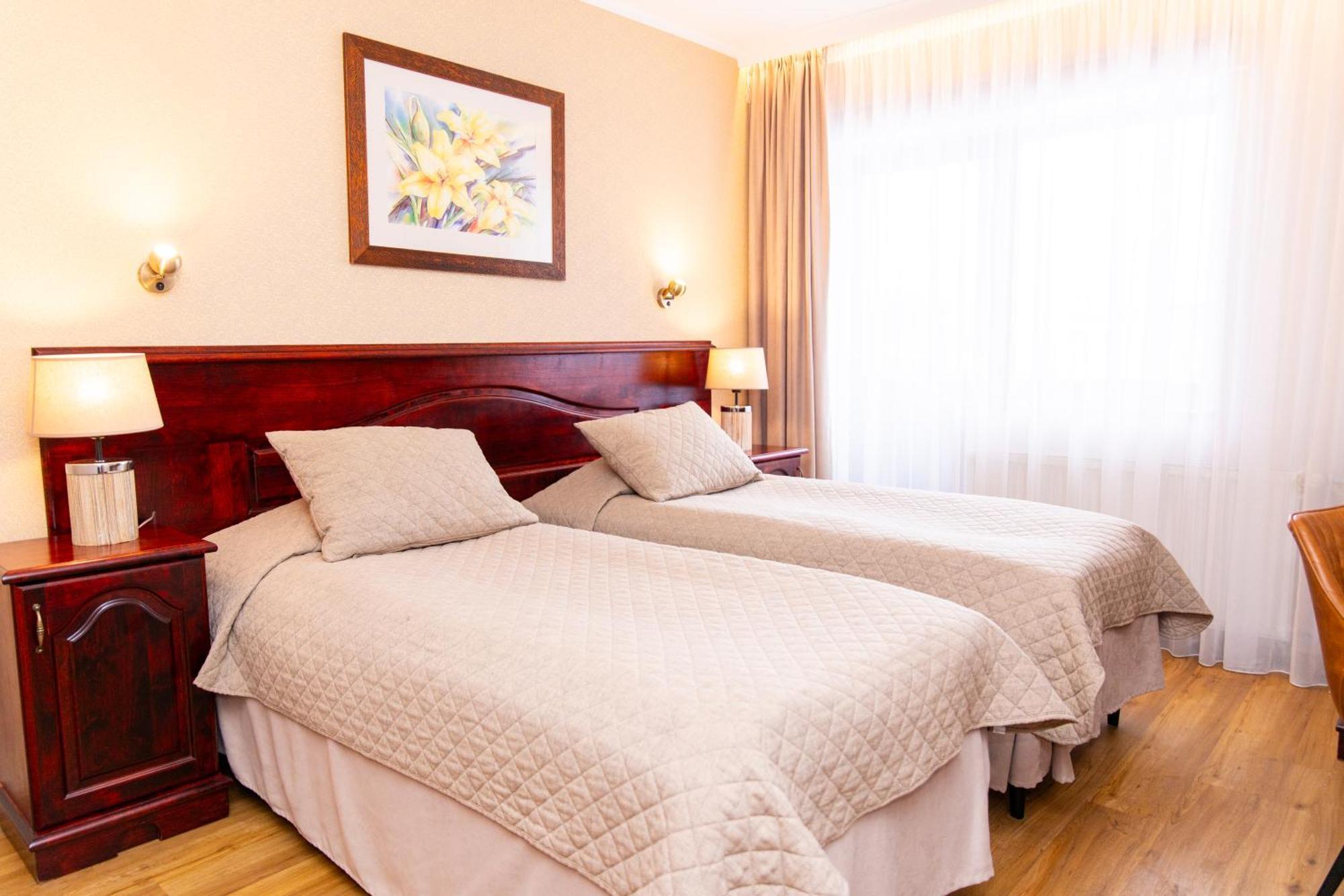Hotel Legend Parnu Luaran gambar
